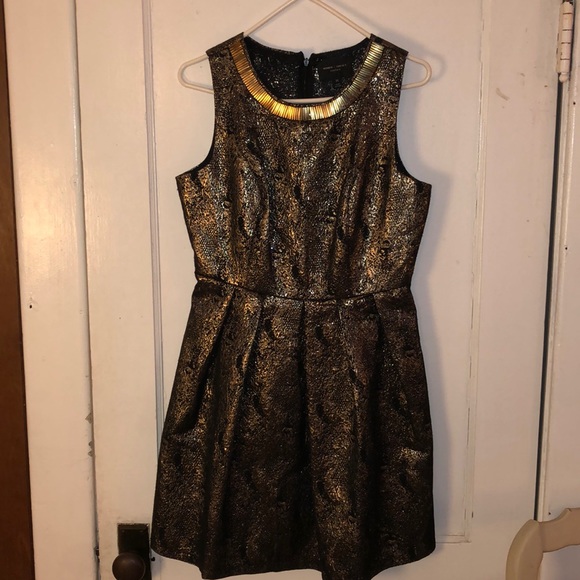 Romeo & Juliet Couture Dresses & Skirts - Romeo + Juliet couture metallic cocktail dress